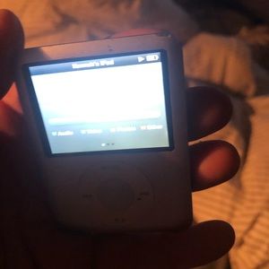 Apple I Pod for sale. 4GB Silver.